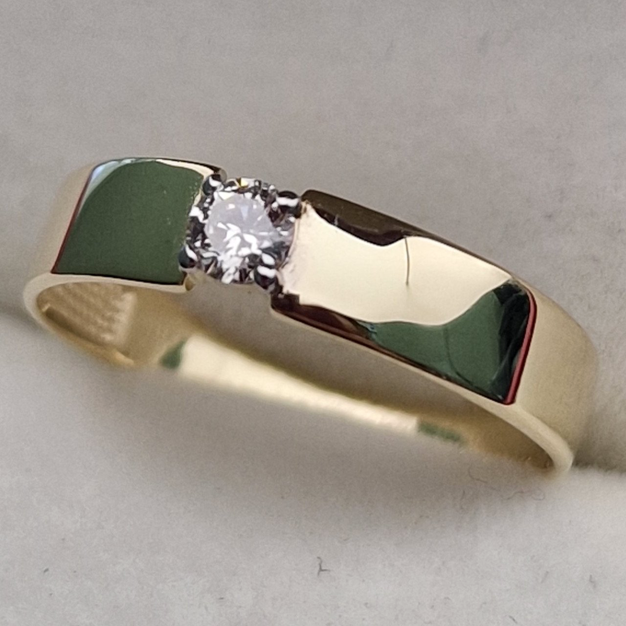 Кольцо Deimantas 100592371 16р 1,36гр 0,10ct. купить,NaN