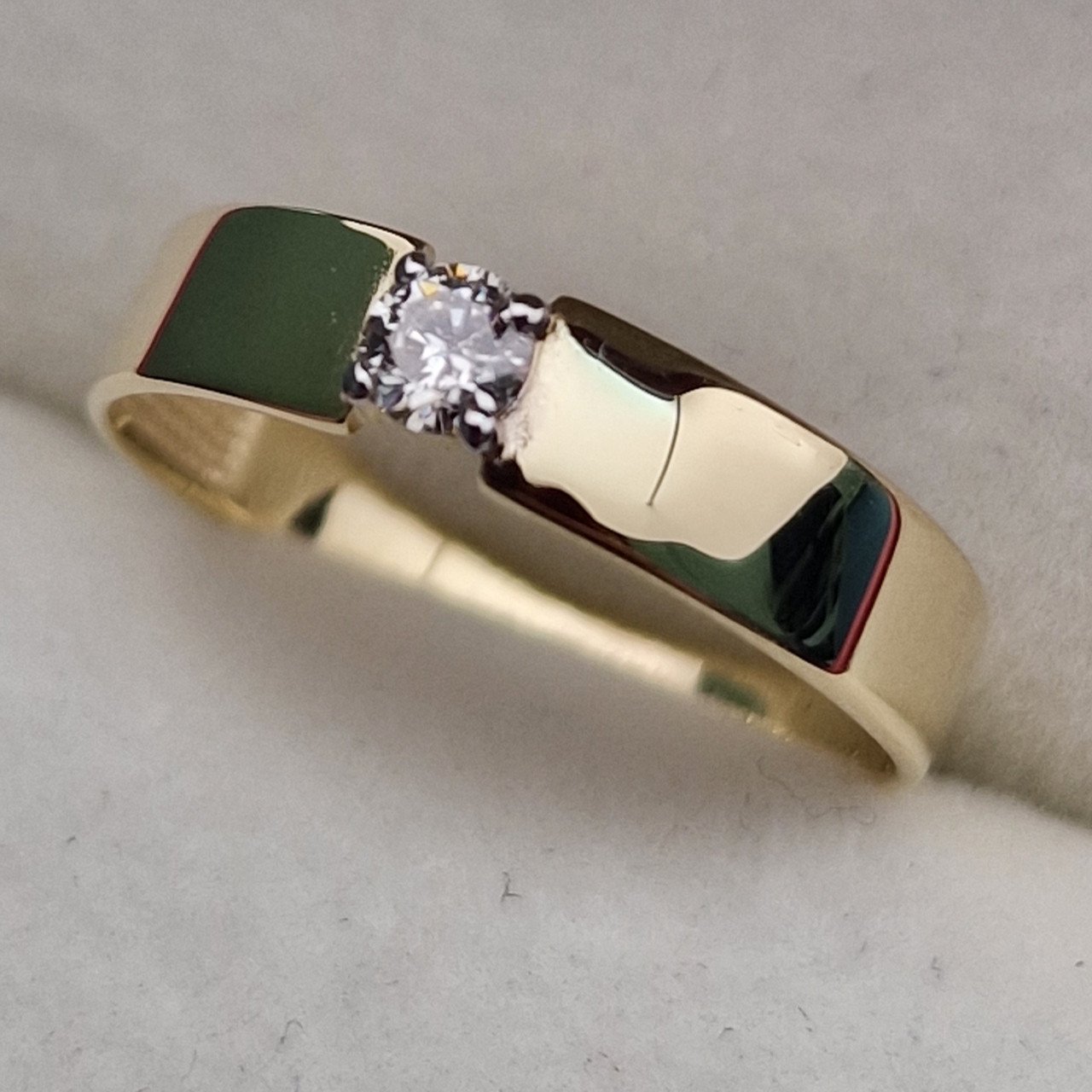 Кольцо Deimantas 100592371 16р 1,36гр 0,10ct. купить,NaN