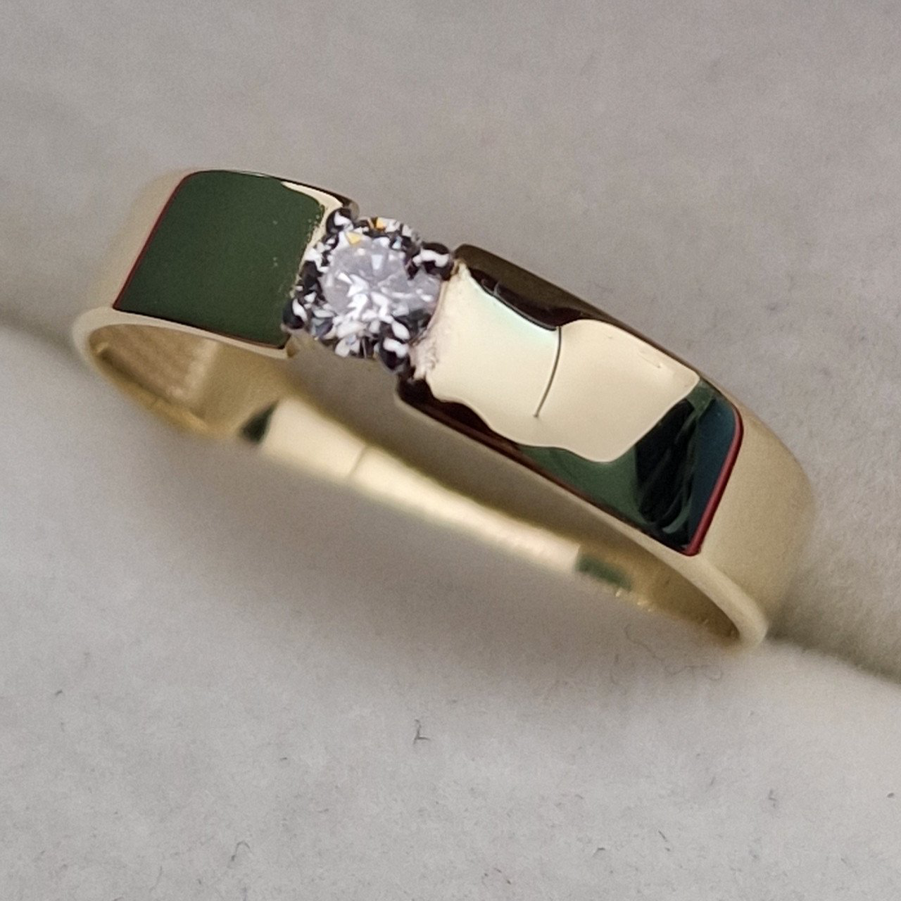 Кольцо Deimantas 100592371 16р 1,36гр 0,10ct. купить,NaN