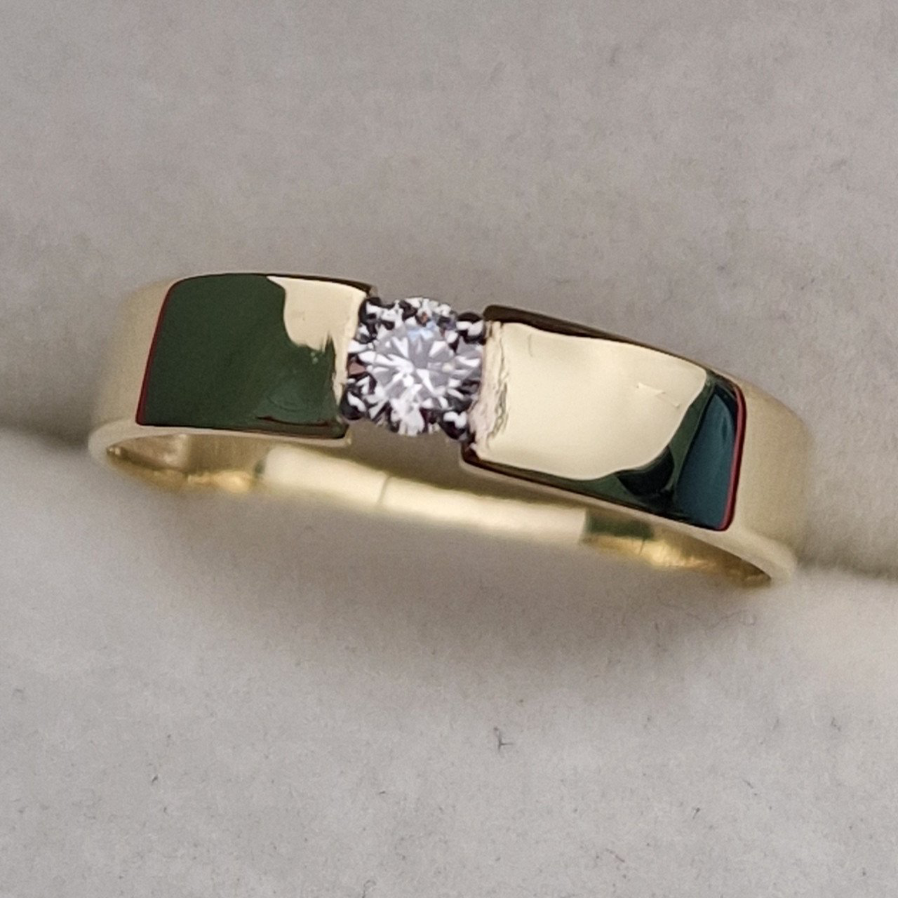 Кольцо Deimantas 100592371 16р 1,36гр 0,10ct. купить,NaN
