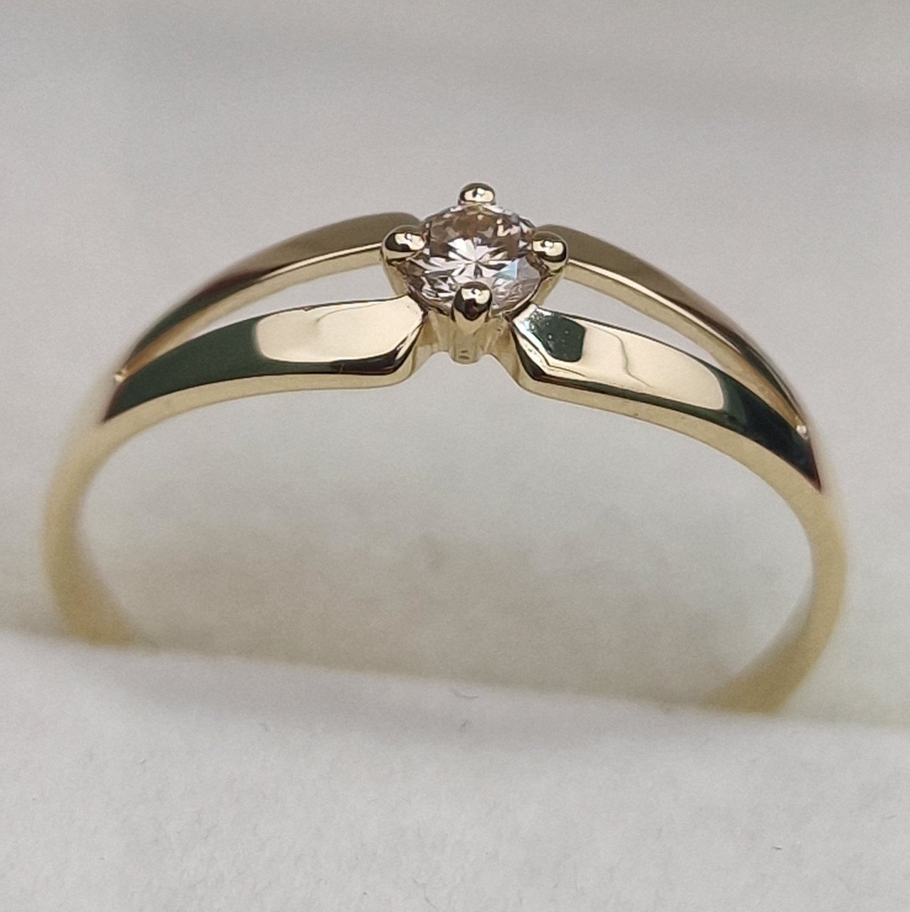 Кольцо Deimantas 100592459 16,5р 1,07гр 0,10ct. купить,NaN