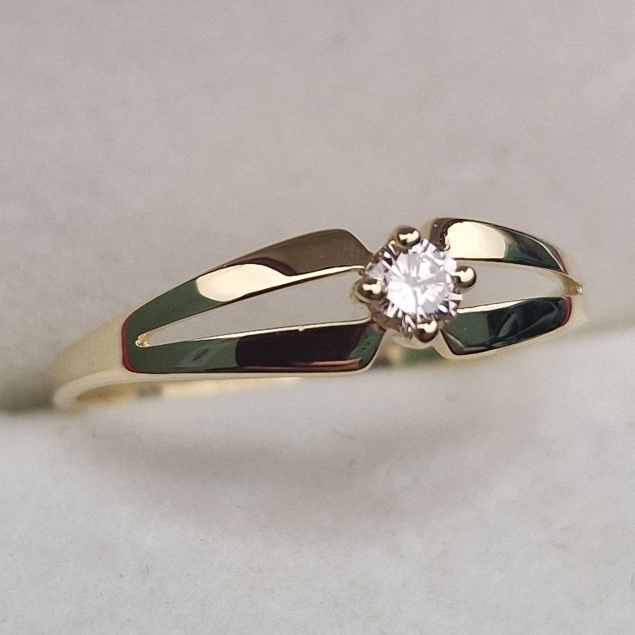 Кольцо Deimantas 100592459 16,5р 1,07гр 0,10ct. купить,NaN
