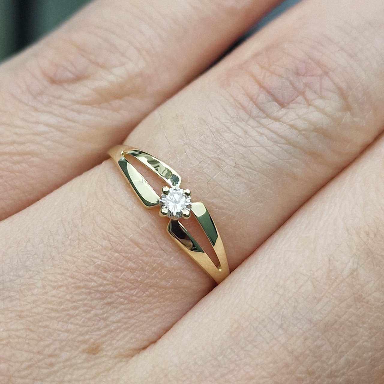Кольцо Deimantas 100592459 16,5р 1,07гр 0,10ct. купить,NaN