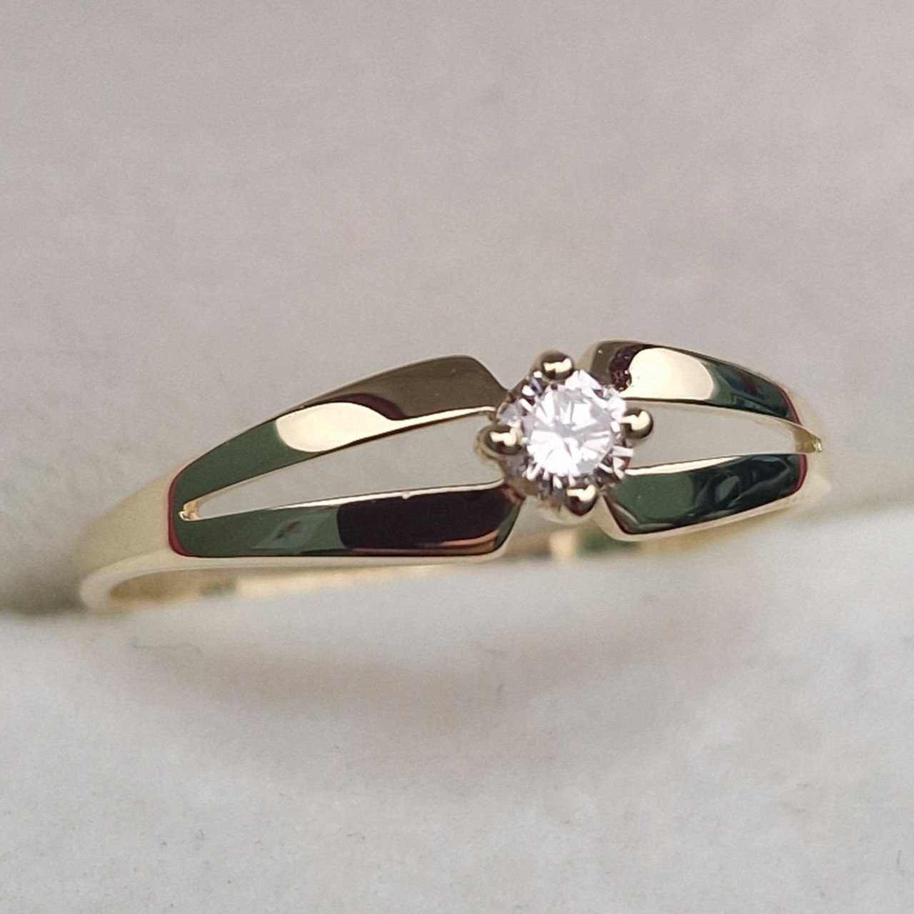 Кольцо Deimantas 100592459 16,5р 1,07гр 0,10ct. купить,NaN