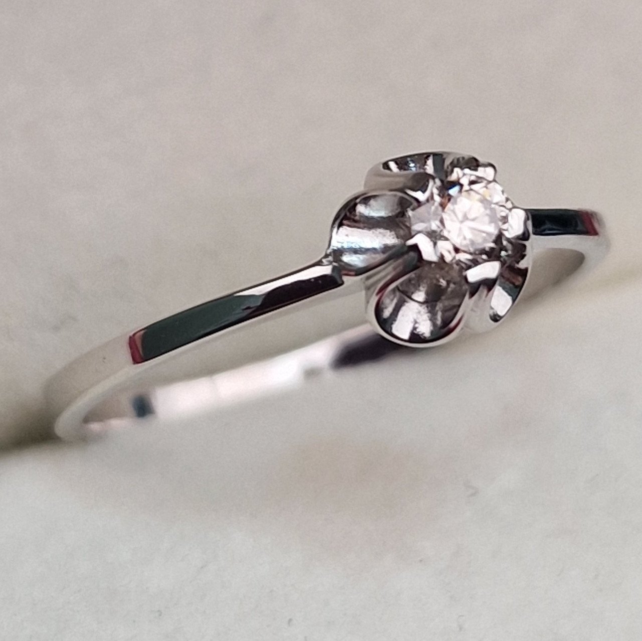 Кольцо Deimantas 100592467 16,5р 1,34гр 0,124ct. купить,NaN