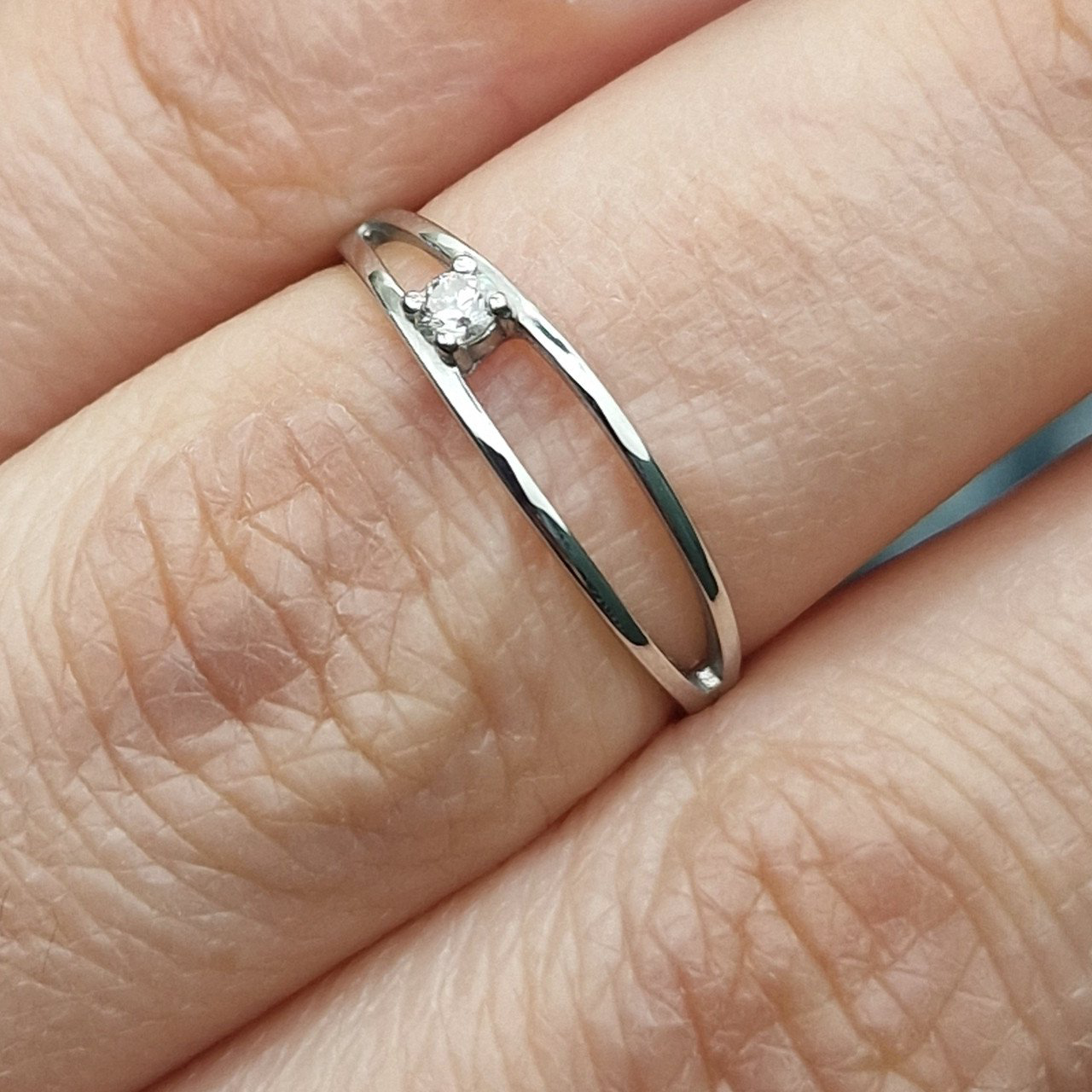 Кольцо Deimantas 100592477 16р 0,9гр 0,05ct. купить,NaN