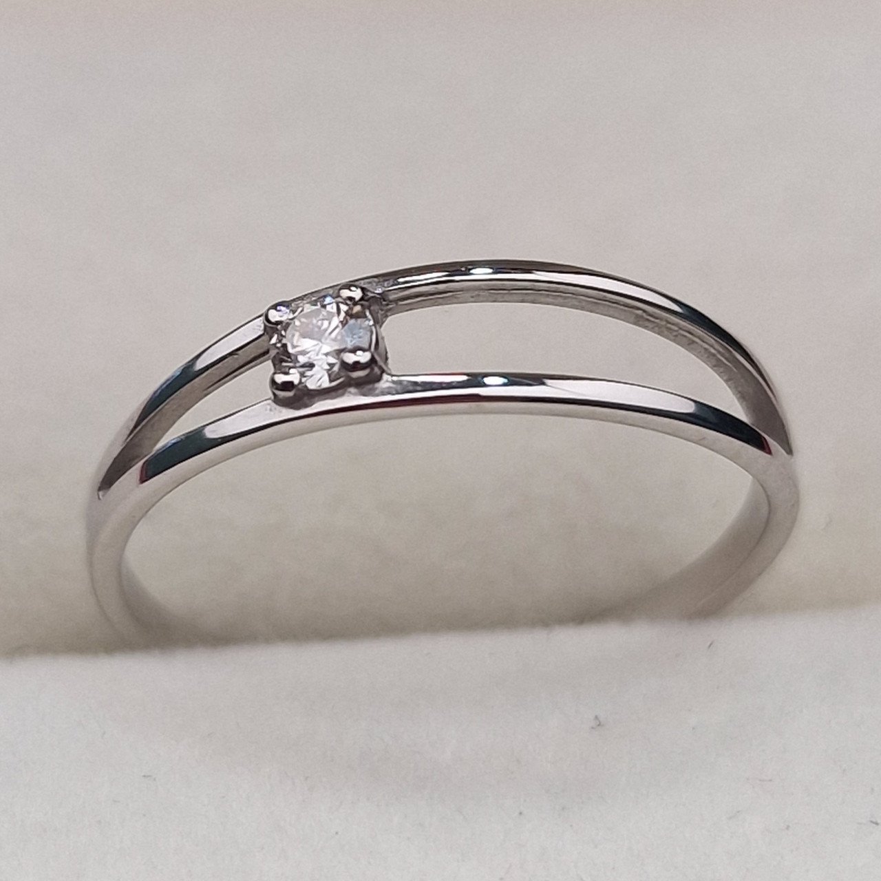 Кольцо Deimantas 100592477 16р 0,9гр 0,05ct. купить,NaN