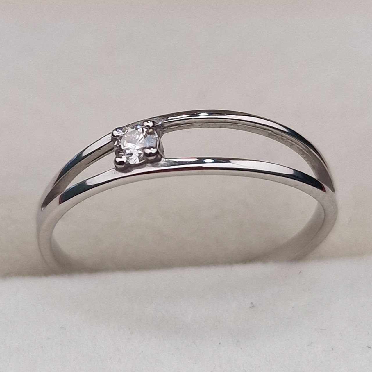 Кольцо Deimantas 100592477 16р 0,9гр 0,05ct. купить,NaN
