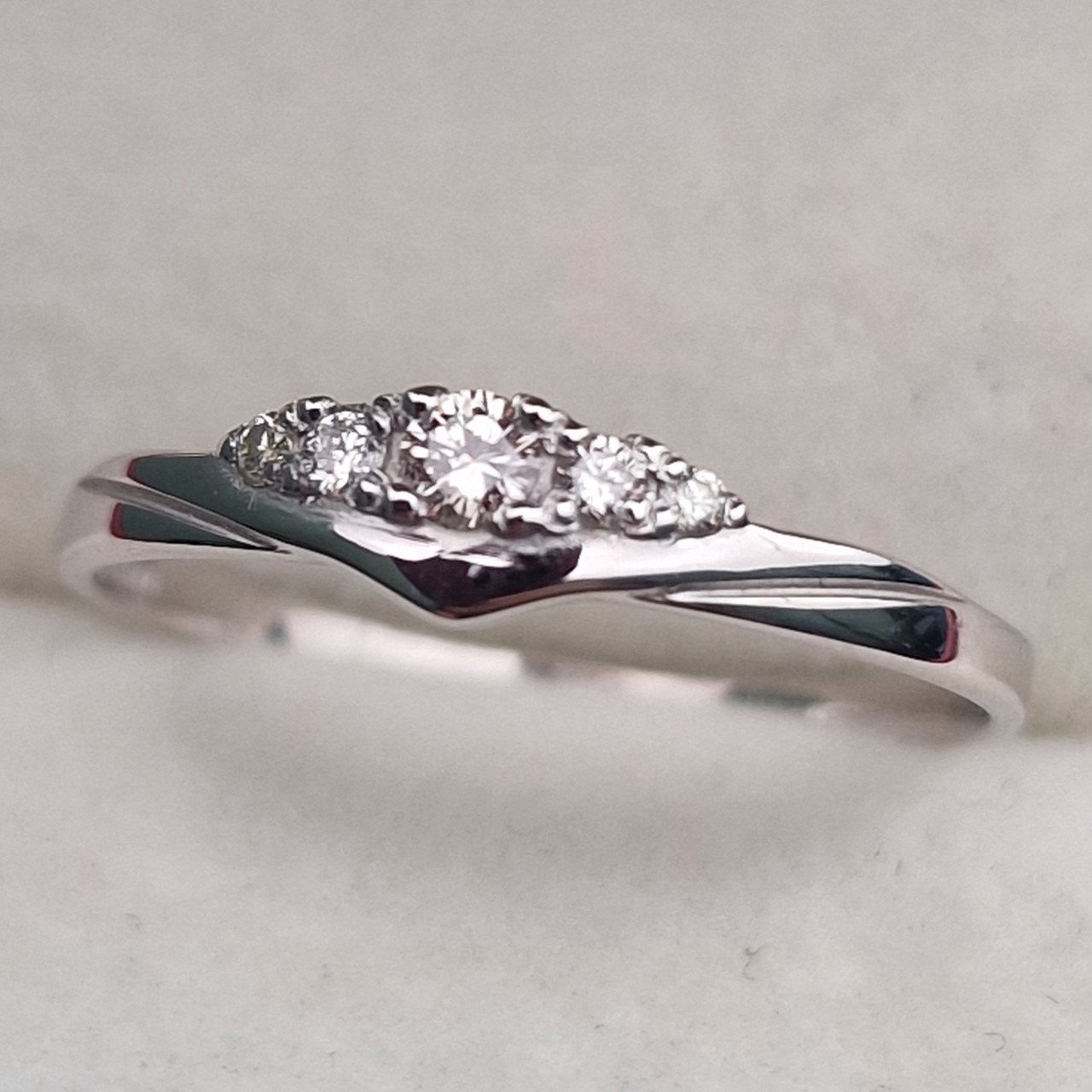 Кольцо Deimantas 100592484 16,5р 0,93гр 0,1ct. купить,NaN