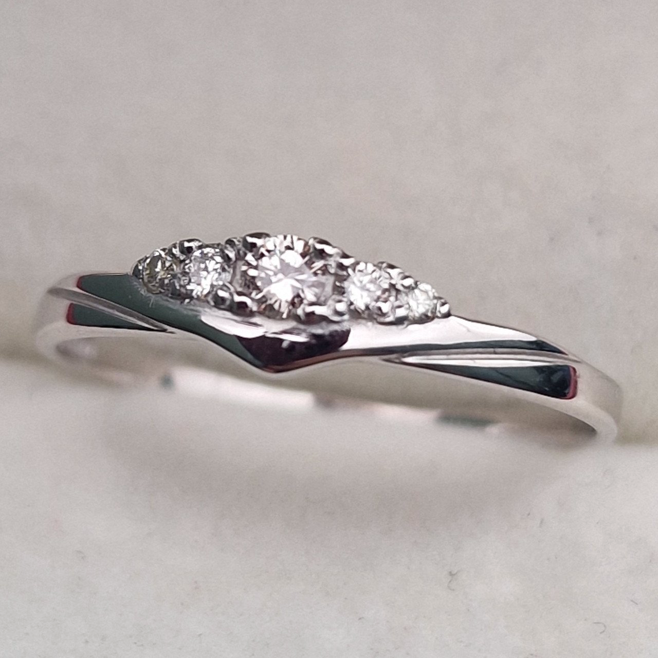 Кольцо Deimantas 100592484 16,5р 0,93гр 0,1ct. купить,NaN