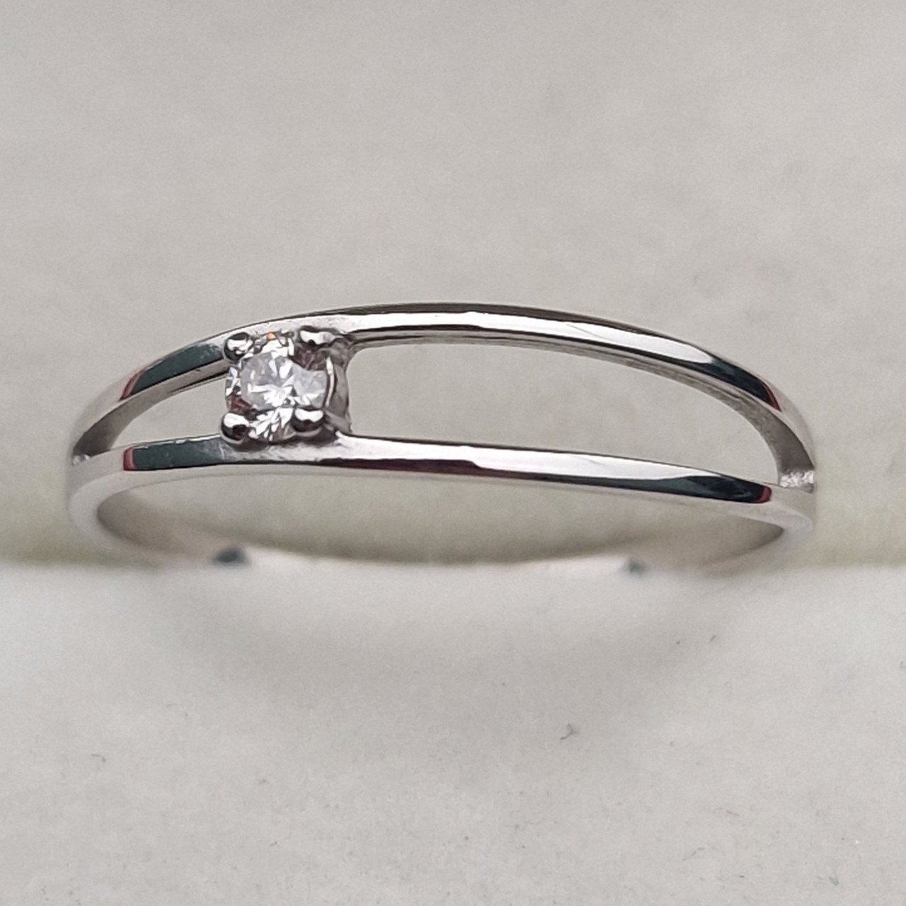 Кольцо Deimantas 100592477 16р 0,9гр 0,05ct. купить,NaN