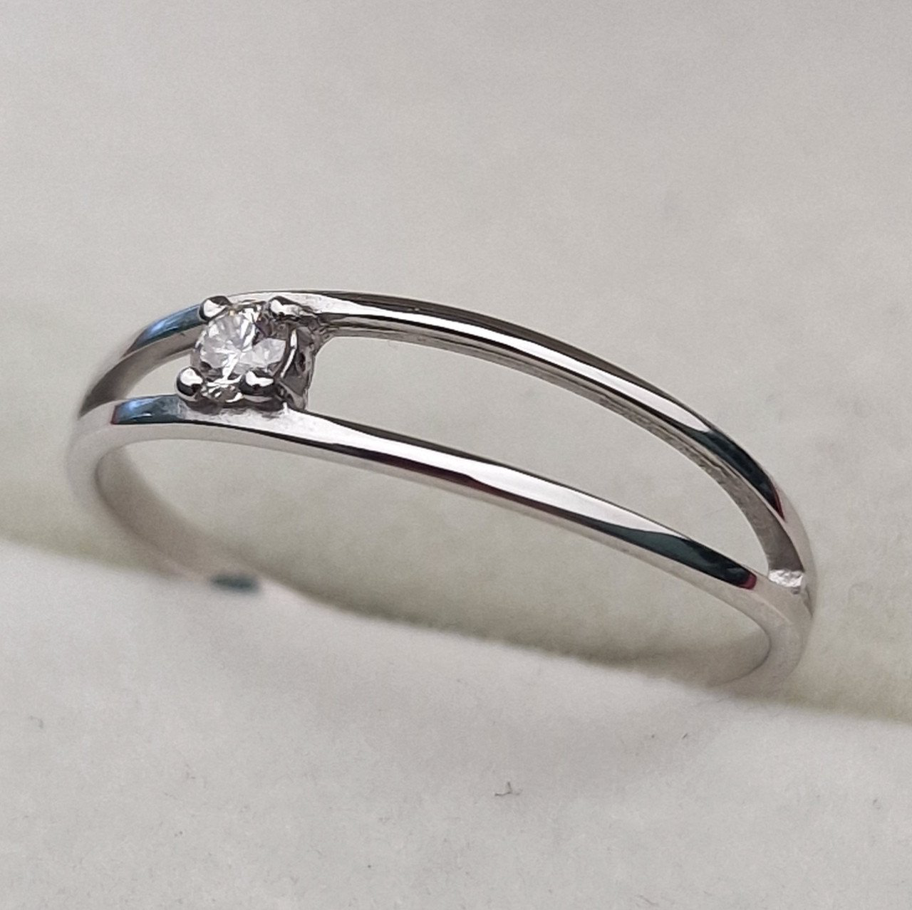 Кольцо Deimantas 100592477 16р 0,9гр 0,05ct. купить,NaN