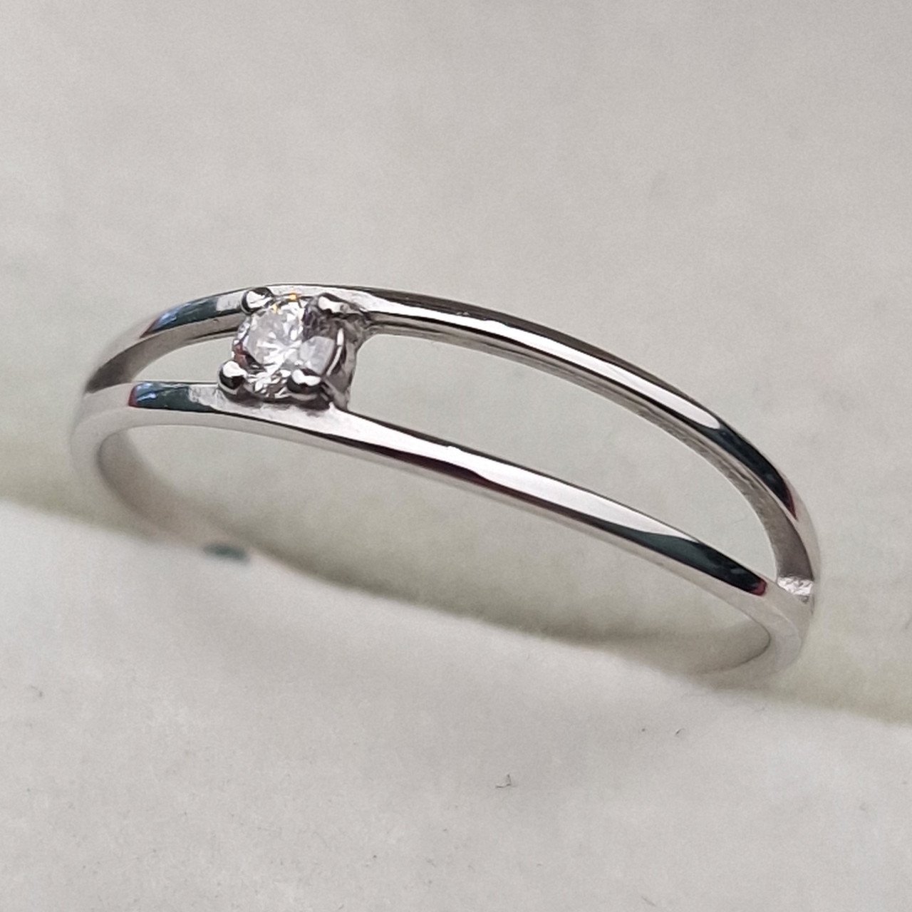 Кольцо Deimantas 100592477 16р 0,9гр 0,05ct. купить,NaN