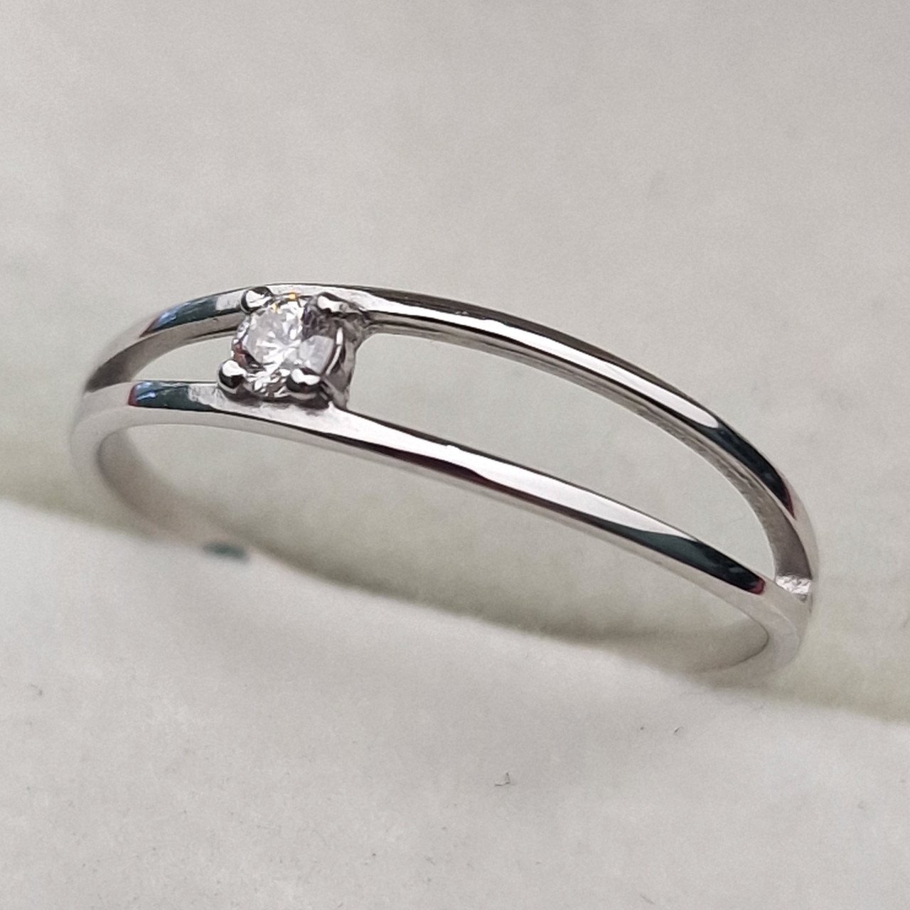 Кольцо Deimantas 100592477 16р 0,9гр 0,05ct. купить,NaN