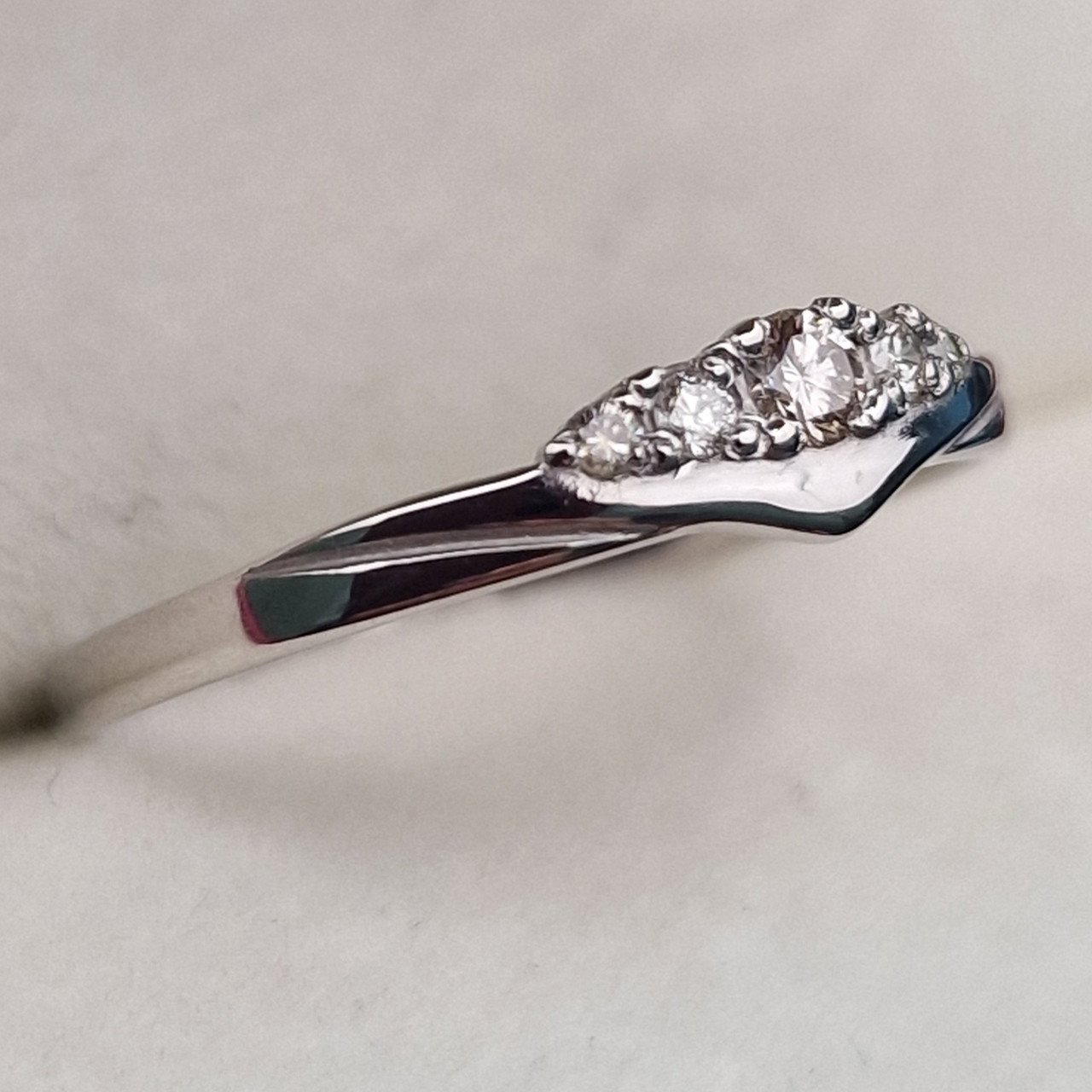 Кольцо Deimantas 100592484 16,5р 0,93гр 0,1ct. купить,NaN