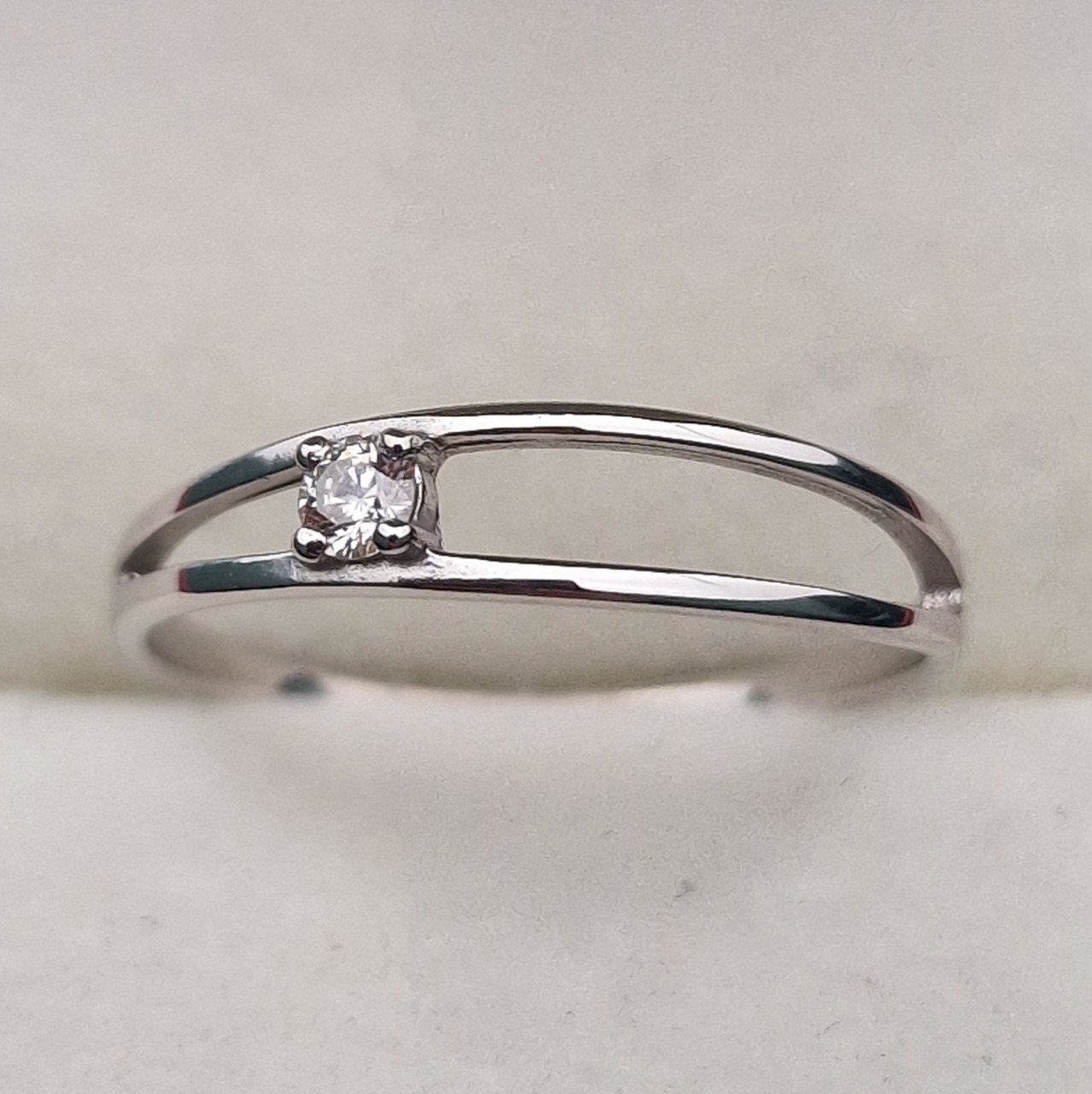 Кольцо Deimantas 100592477 16р 0,9гр 0,05ct. купить,NaN