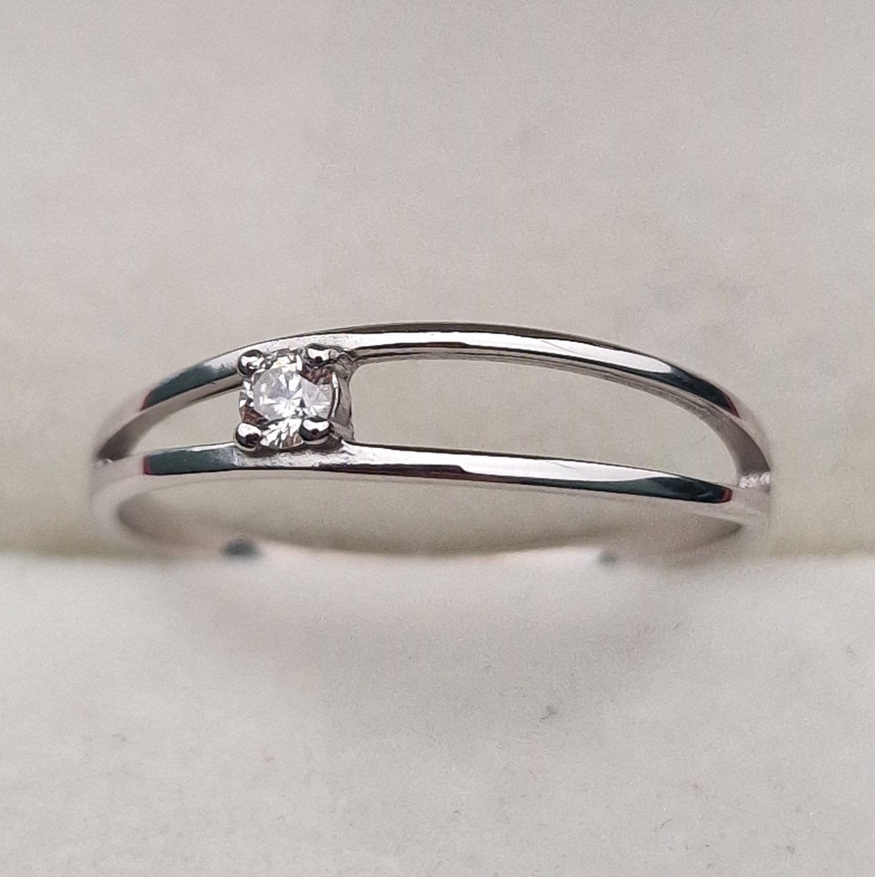 Кольцо Deimantas 100592477 16р 0,9гр 0,05ct. купить,NaN