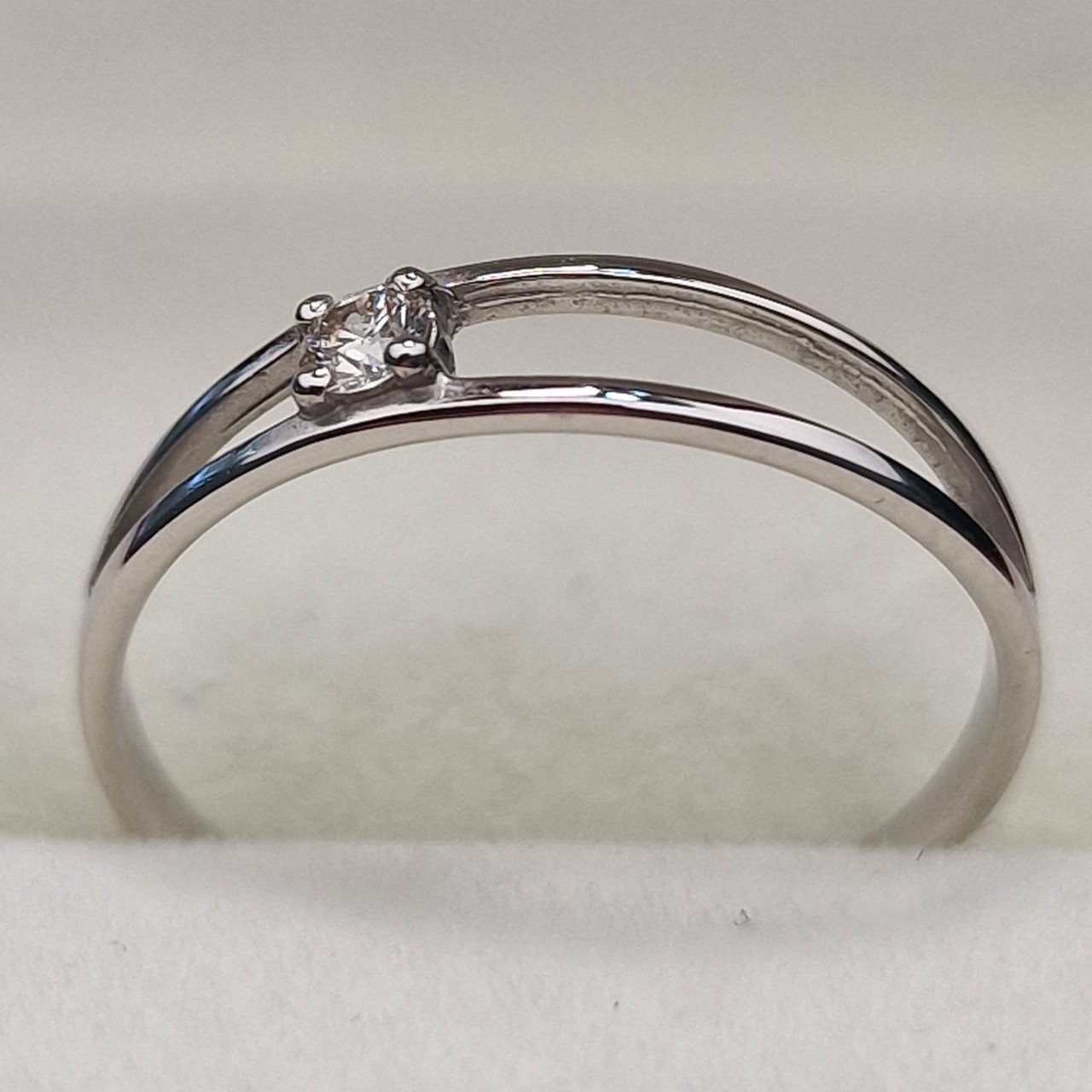 Кольцо Deimantas 100592477 16р 0,9гр 0,05ct. купить,NaN