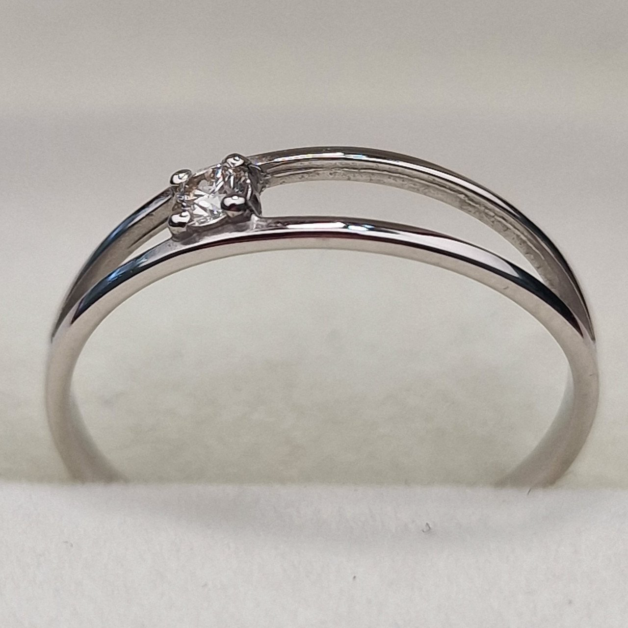 Кольцо Deimantas 100592477 16р 0,9гр 0,05ct. купить,NaN