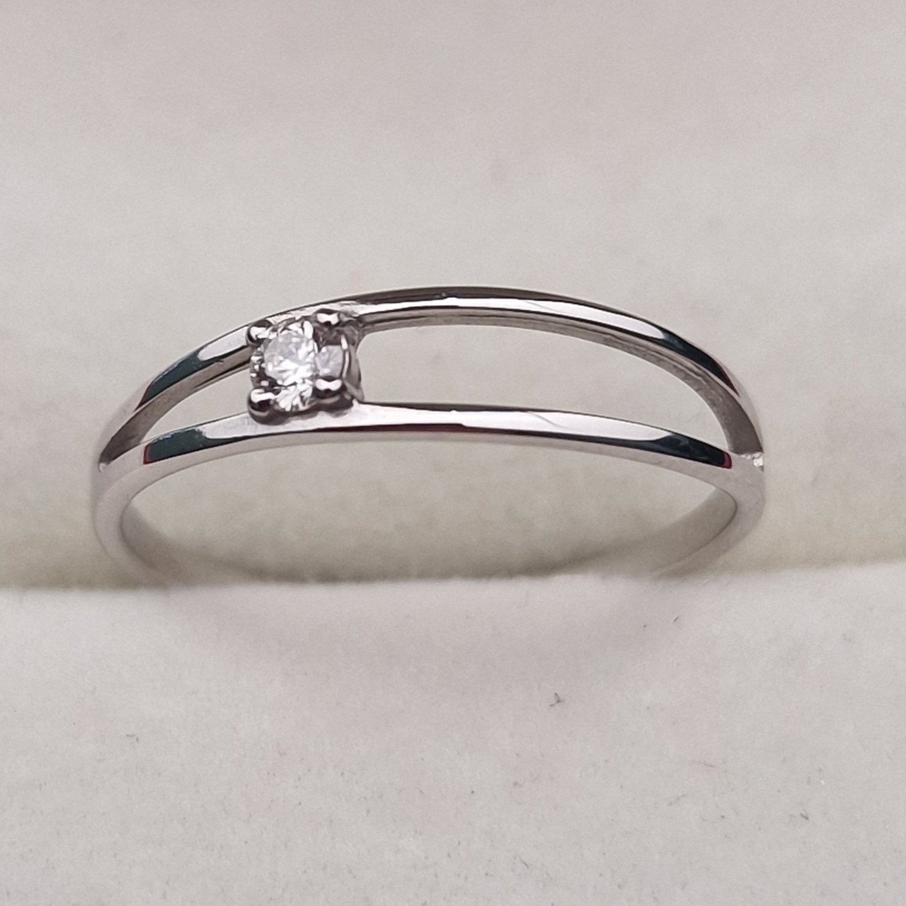 Кольцо Deimantas 100592477 16р 0,9гр 0,05ct. купить,NaN