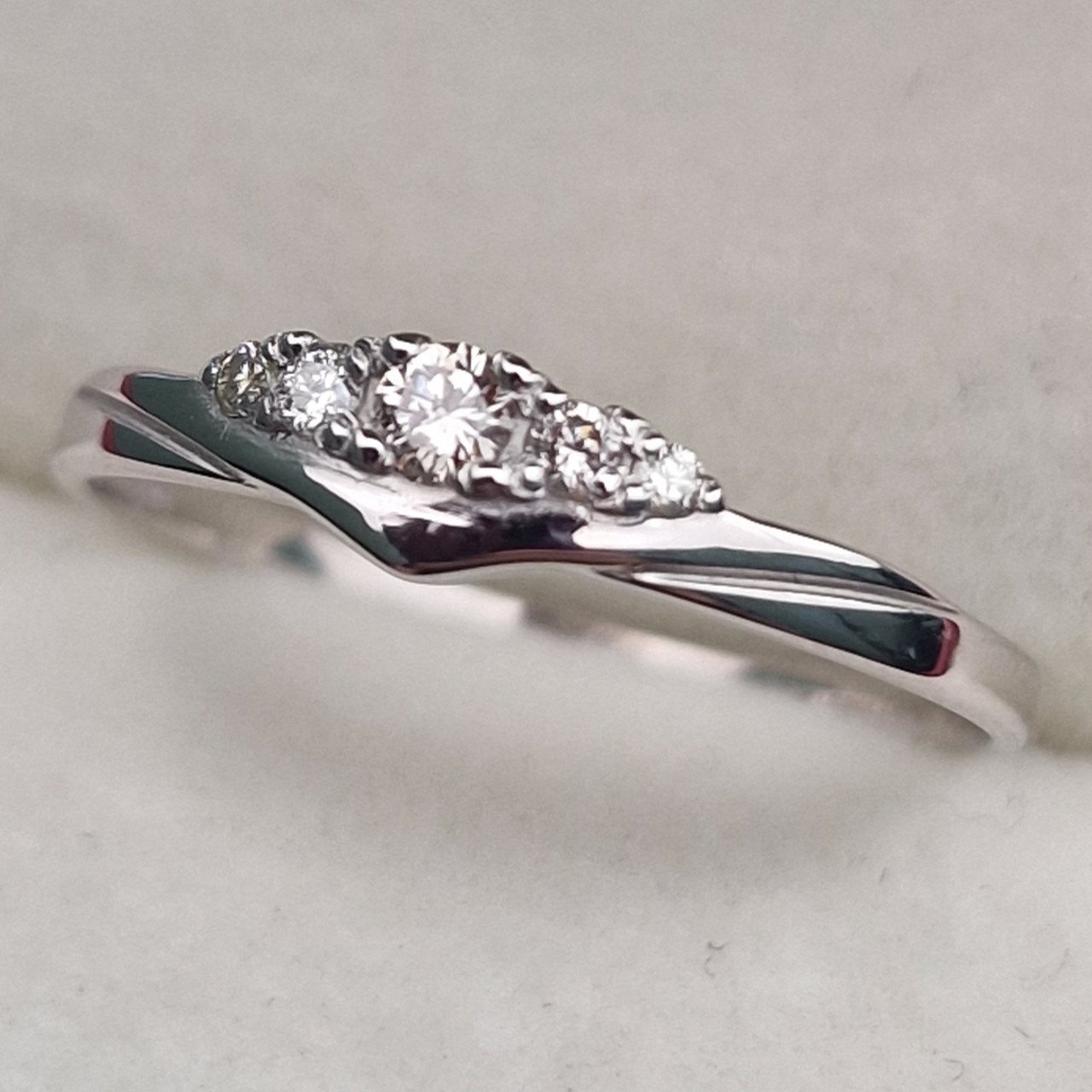 Кольцо Deimantas 100592484 16,5р 0,93гр 0,1ct. купить,NaN