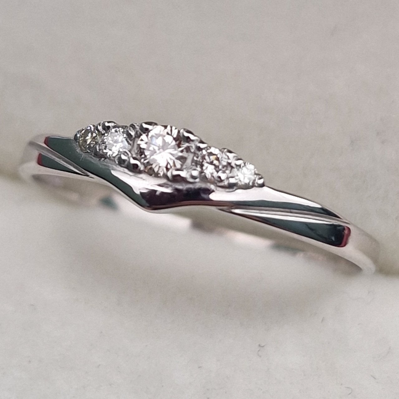 Кольцо Deimantas 100592484 16,5р 0,93гр 0,1ct. купить,NaN