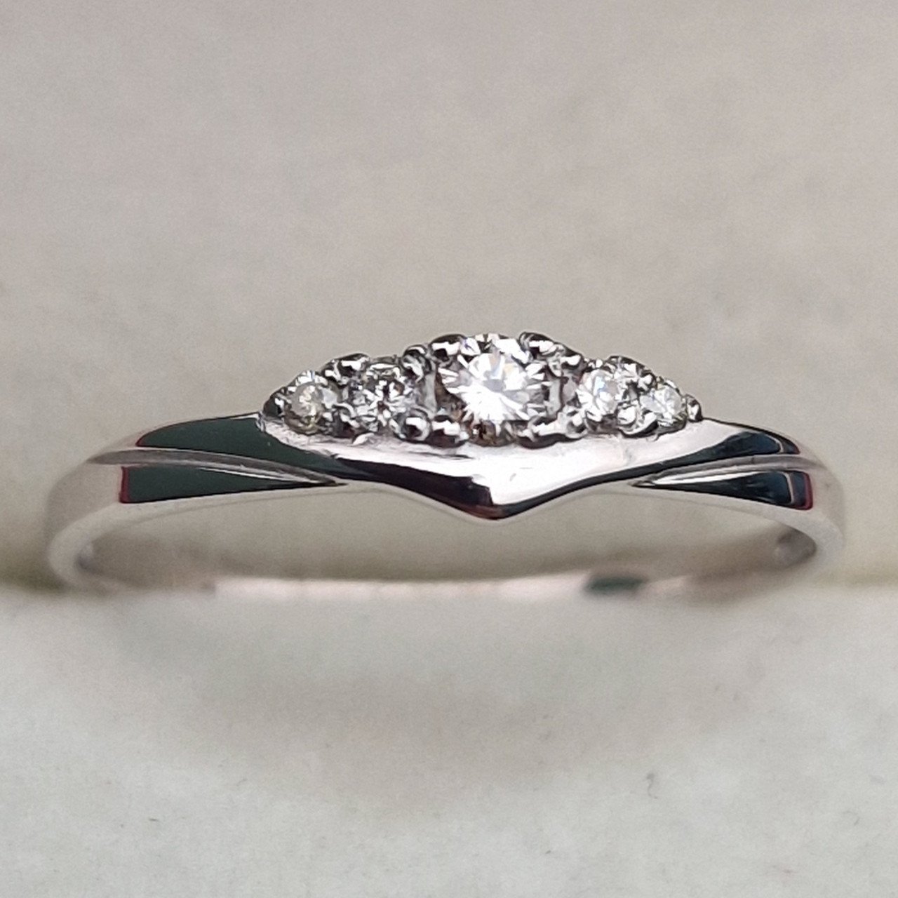 Кольцо Deimantas 100592484 16,5р 0,93гр 0,1ct. купить,NaN