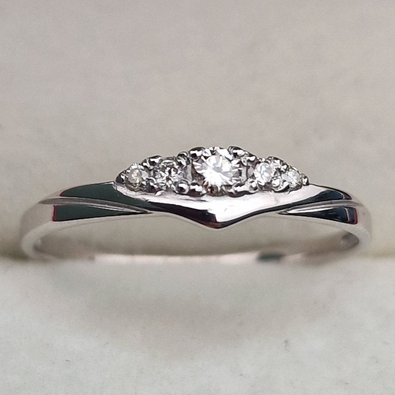 Кольцо Deimantas 100592484 16,5р 0,93гр 0,1ct. купить,NaN