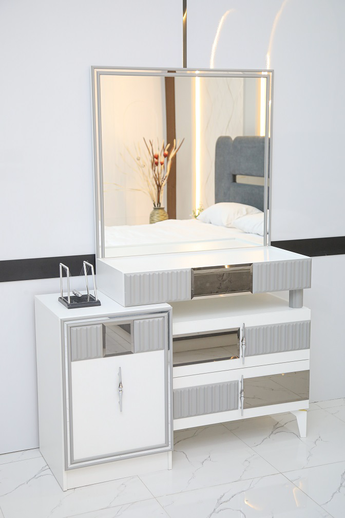 Гарнитур спальный Mebel Luxe Моника серо-белый с золотом купить,NaN