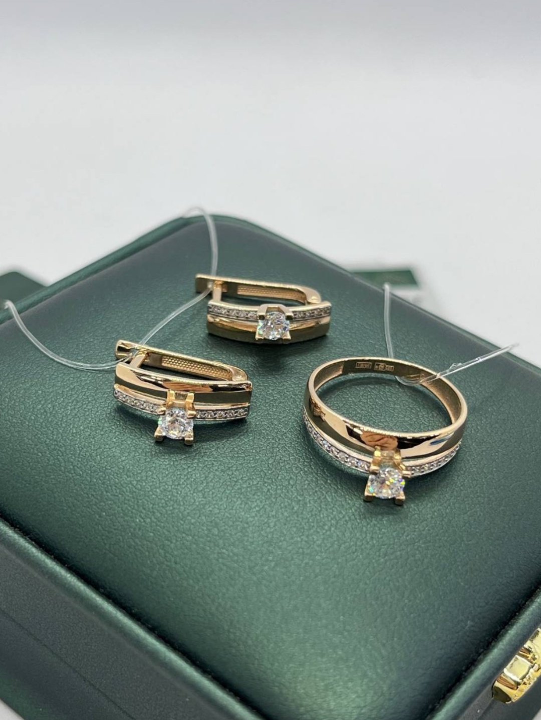 ALMATY GOLD RR24 вес 4.4 г золото, фианит купить,450000