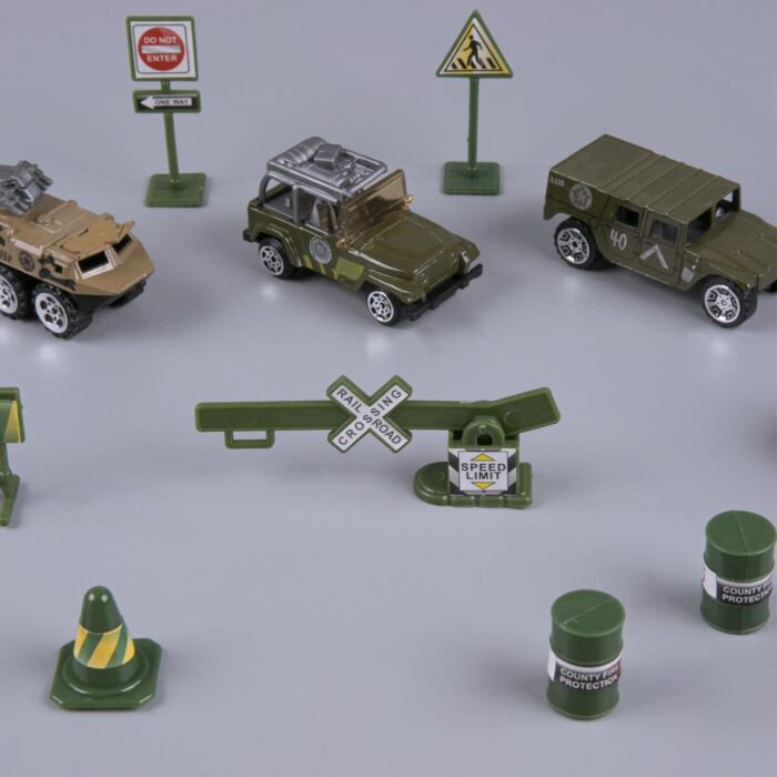 Игровой набор XinYu Военная база 15 предметов B  XY300B купить,0