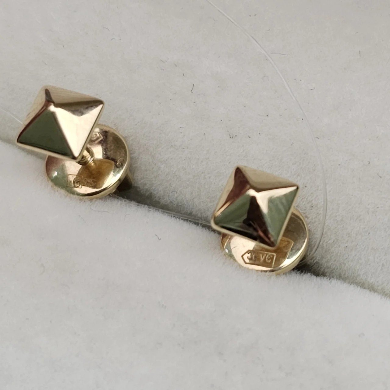 Серьги Deimantas 107772199 1,15гр. купить,NaN