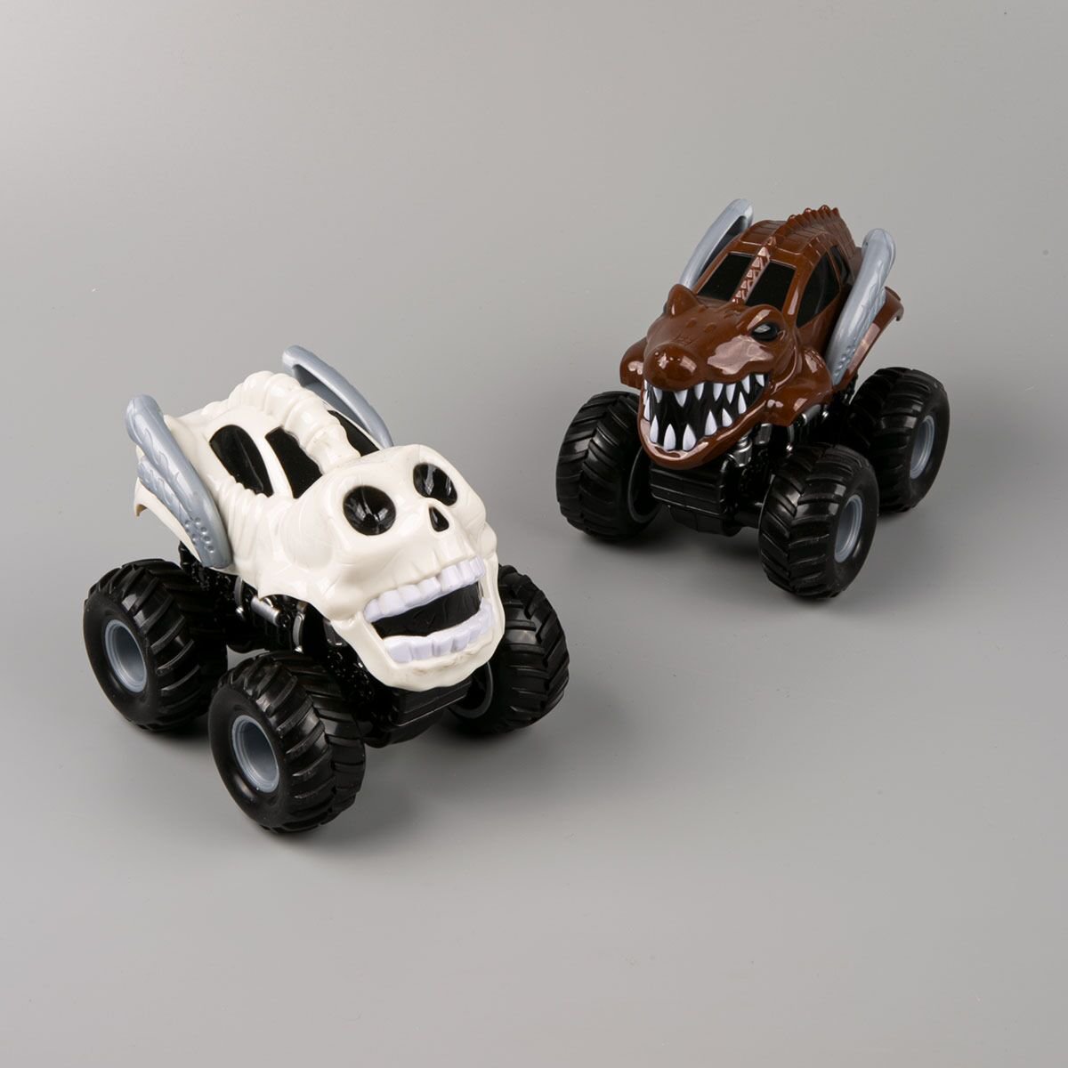 Игровой набор  KLX Monster SUV  2 машинки  белая-коричневая купить,NaN