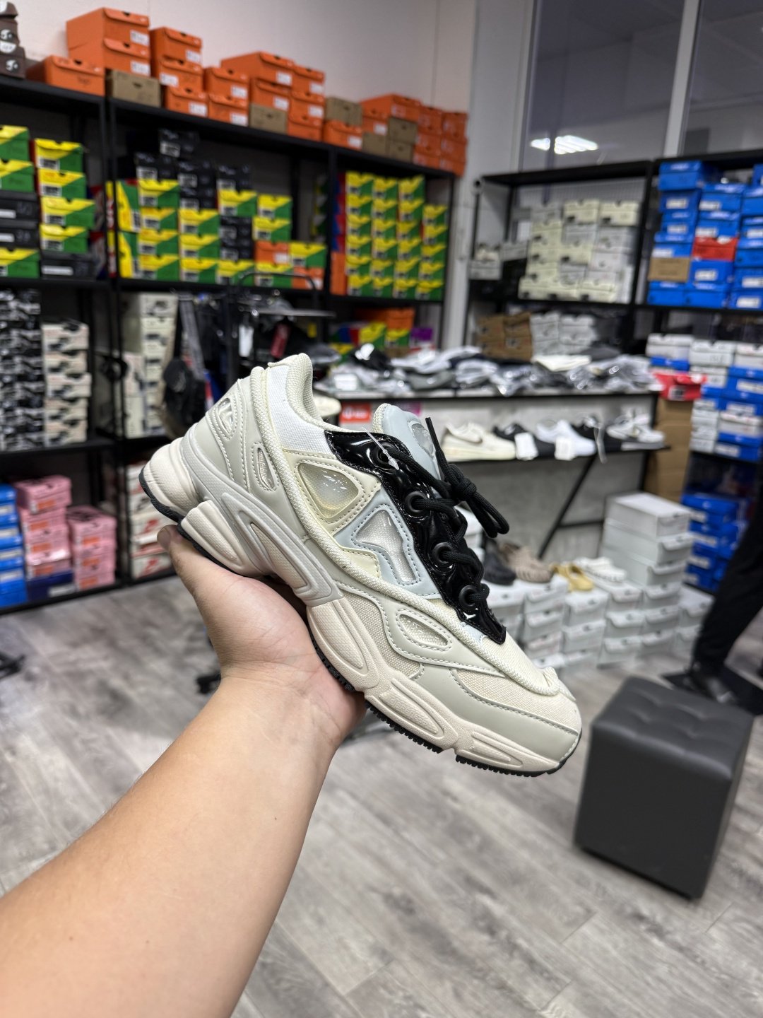 Кроссовки Raf Simons RAF SIMONS OZWEEGO 3 бежевый купить,NaN