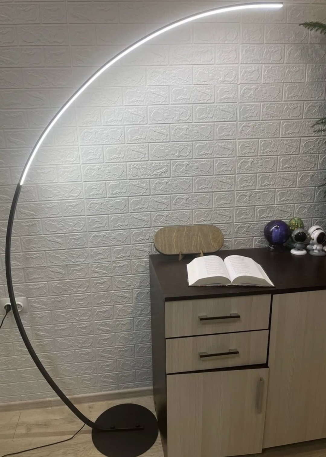 Декоративный светильник ArcLED-40W-3COLOR, металл, пластик купить,NaN