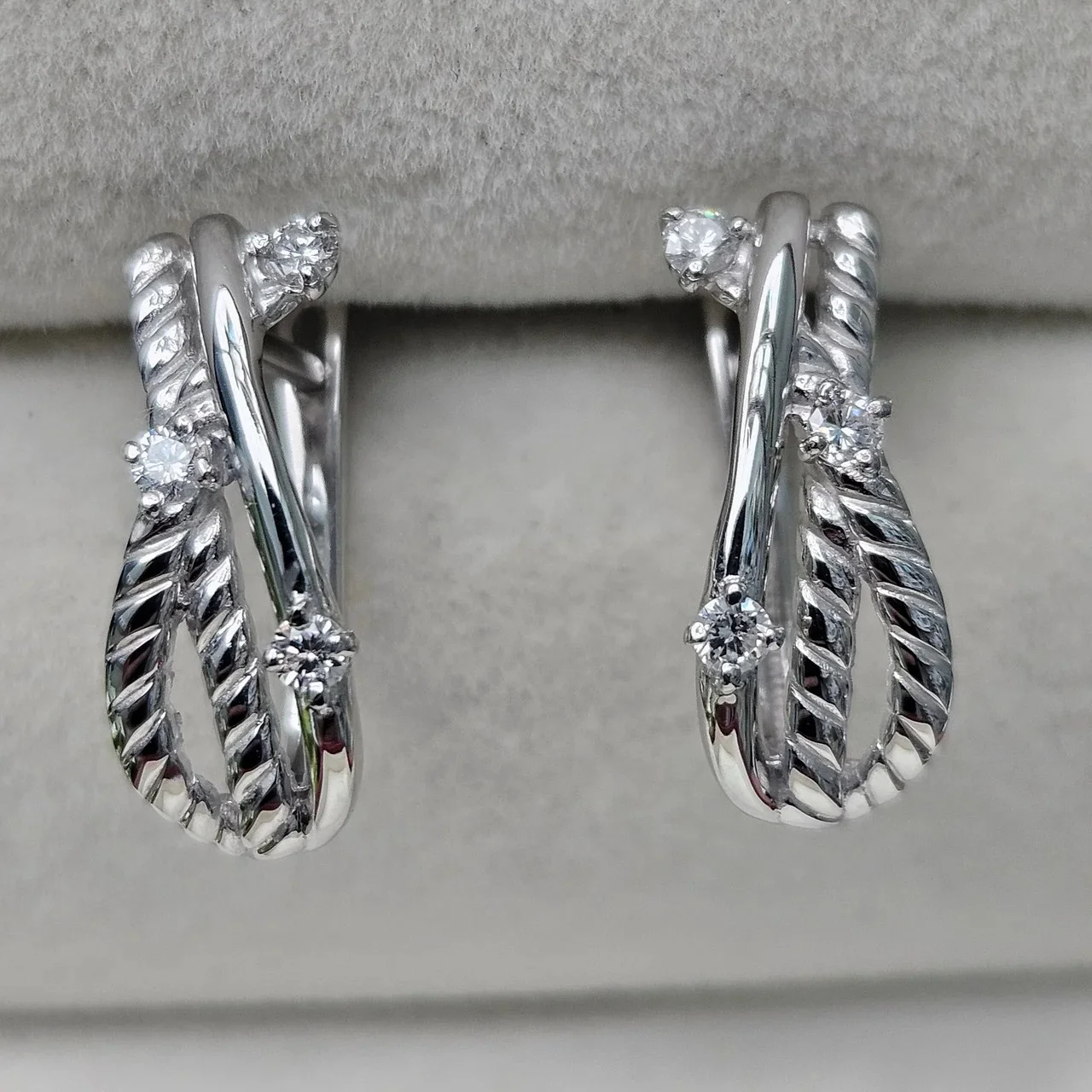 Серьги Deimantas 115724392 0.213Ct SI1-SI2/J VG-Cut купить,NaN
