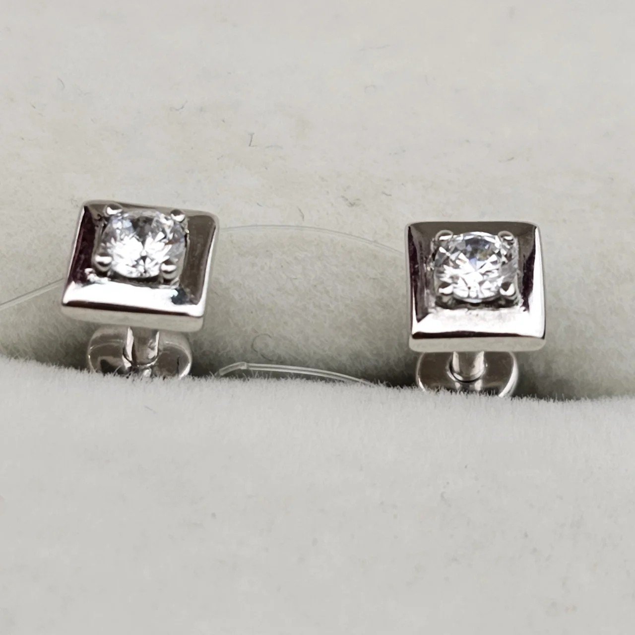 Серьги Deimantas 107772094 1,02гр. купить,NaN