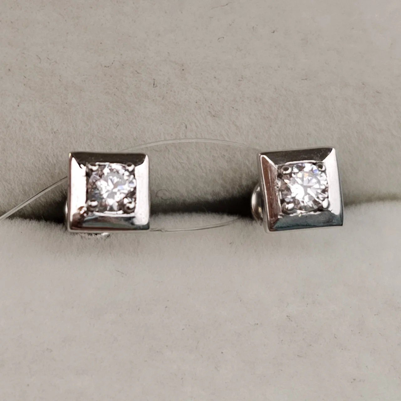 Серьги Deimantas 107772094 1,02гр. купить,NaN