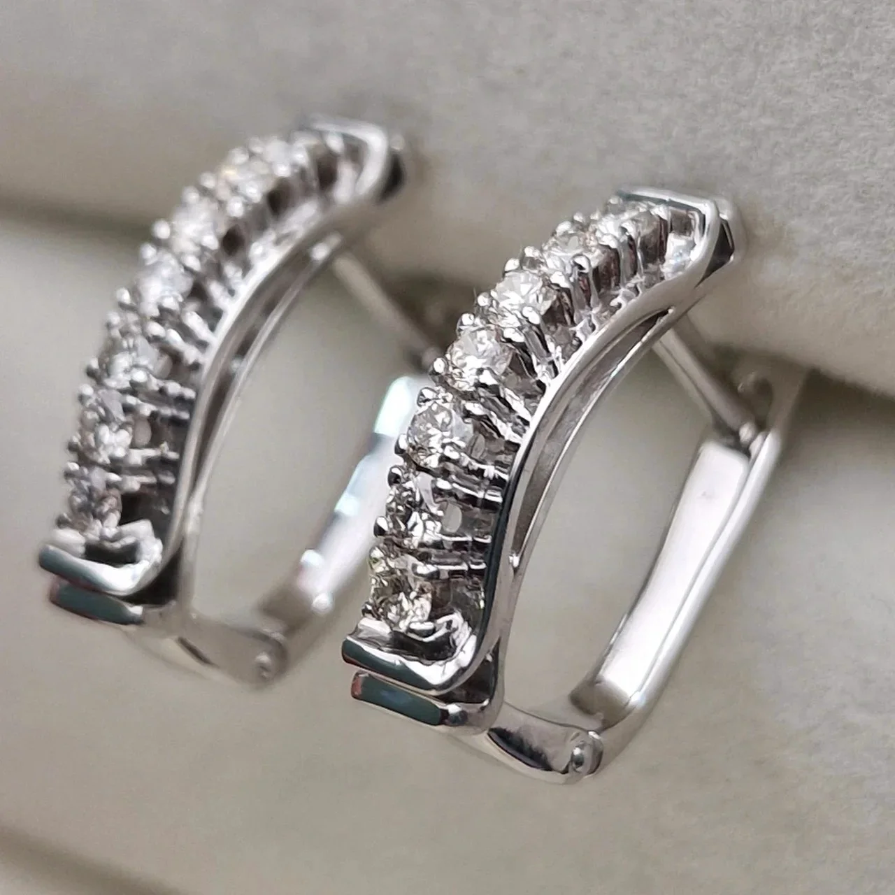 Комплект Deimantas 115582552 кольцо 0.15Ct S1/J VG-Cut 17.5р, серьги 0.441Ct VS2/I VG-Cut купить,NaN