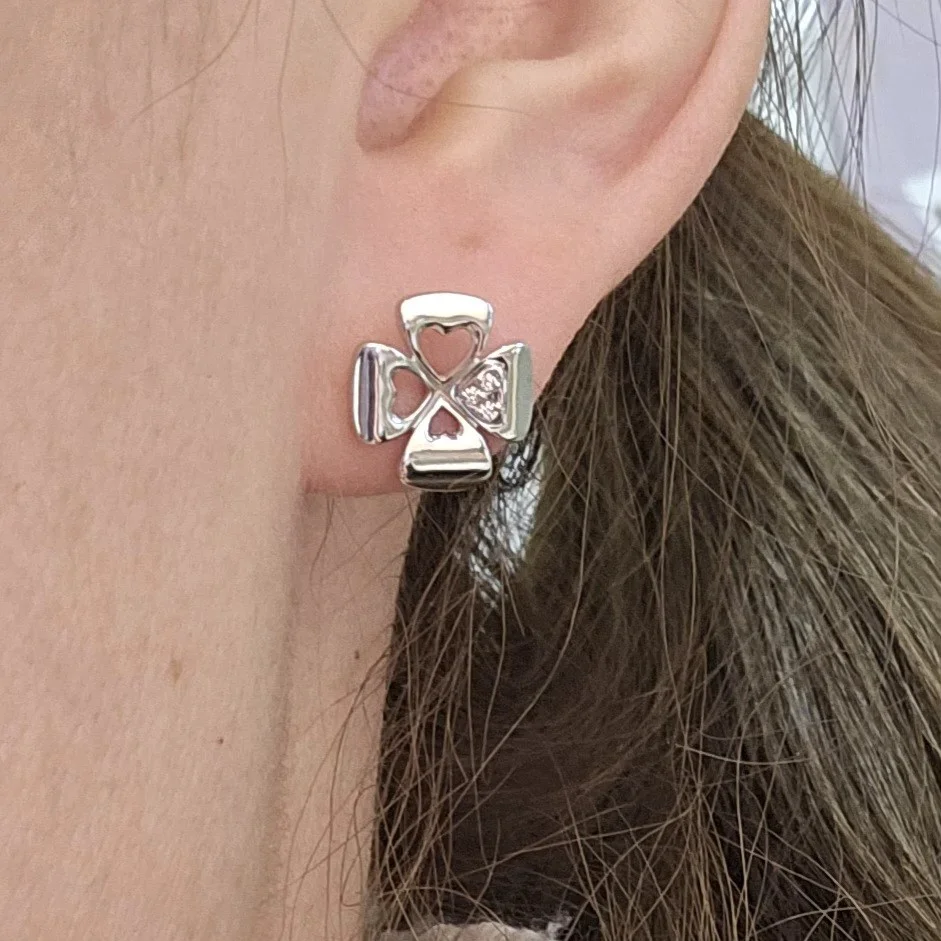 Серьги Deimantas 115395206 0.03Ct 4/5А купить,NaN