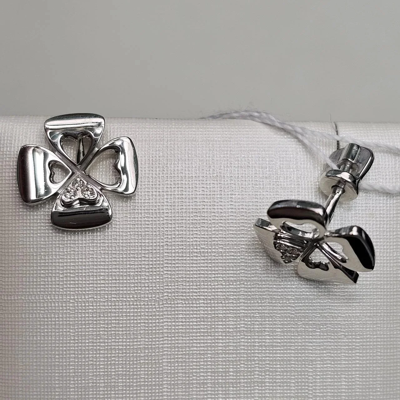 Серьги Deimantas 115395206 0.03Ct 4/5А купить,NaN