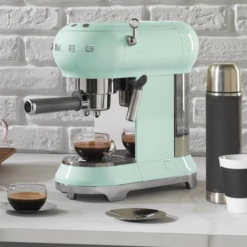 Кофемашина Smeg ECF02PGEU зеленая купить,0