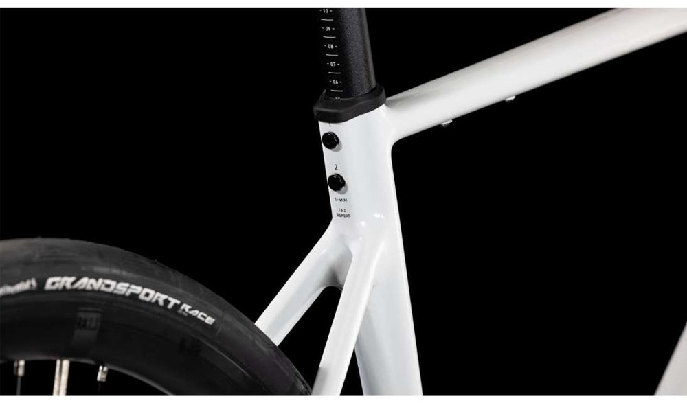 Велосипед Cube Attain SLX - 2025 2025 22.5 дюйма белый купить,NaN