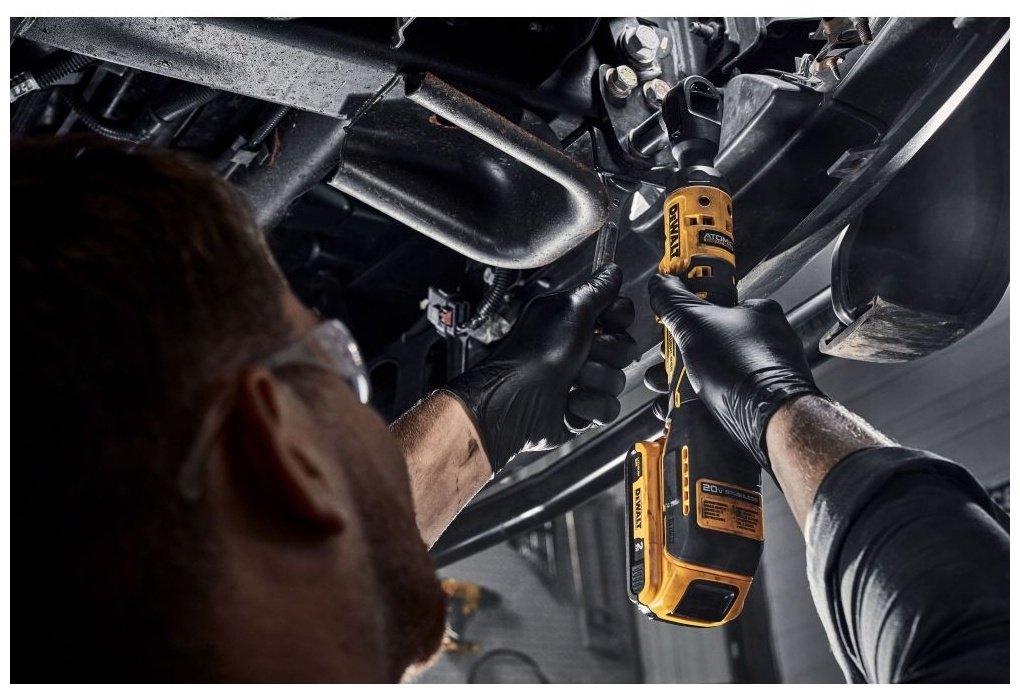 DeWALT гайковерт DCF512D1-QW 18 В