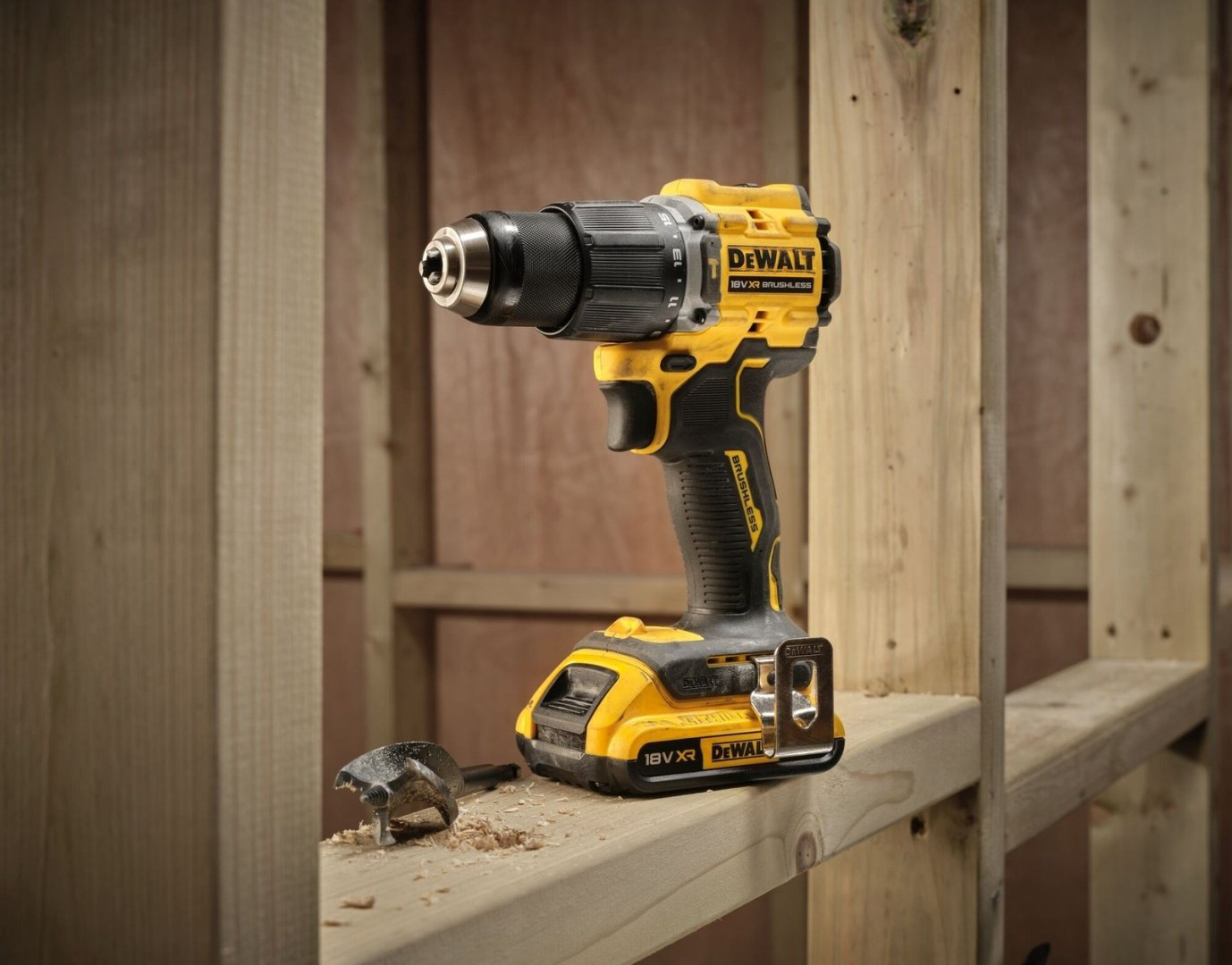 DeWALT дрель-шуруповерт DCD799D2T-QW купить,188280