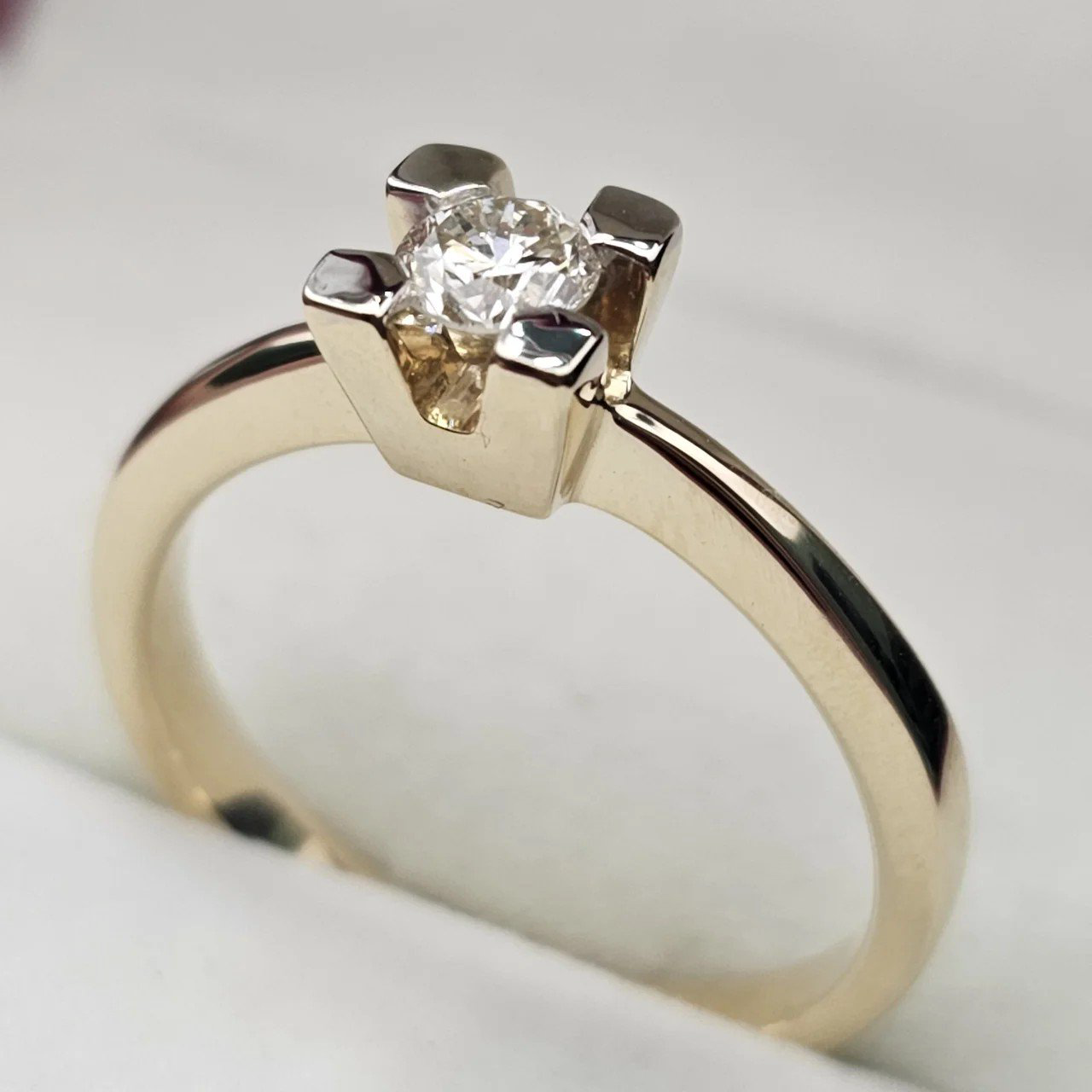 Кольцо Deimantas 107988406 18р 3,9гр 0,32ct. купить,NaN