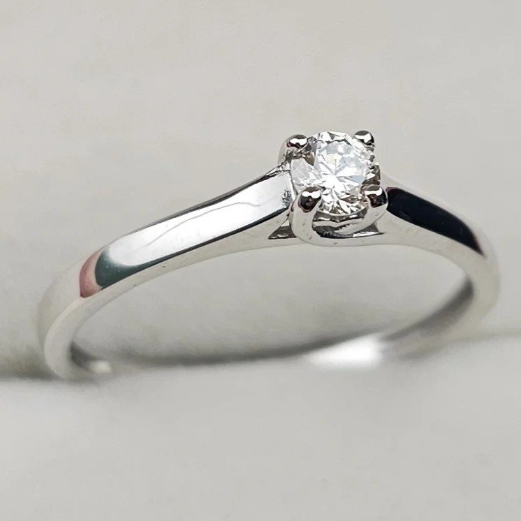 Кольцо Deimantas 107988396 16,5р 1,37гр 0,142ct. купить,NaN