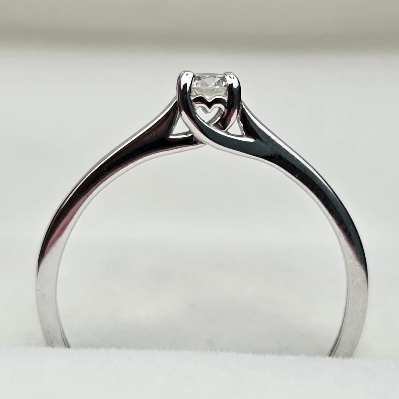 Кольцо Deimantas 107988396 16,5р 1,37гр 0,142ct. купить,NaN