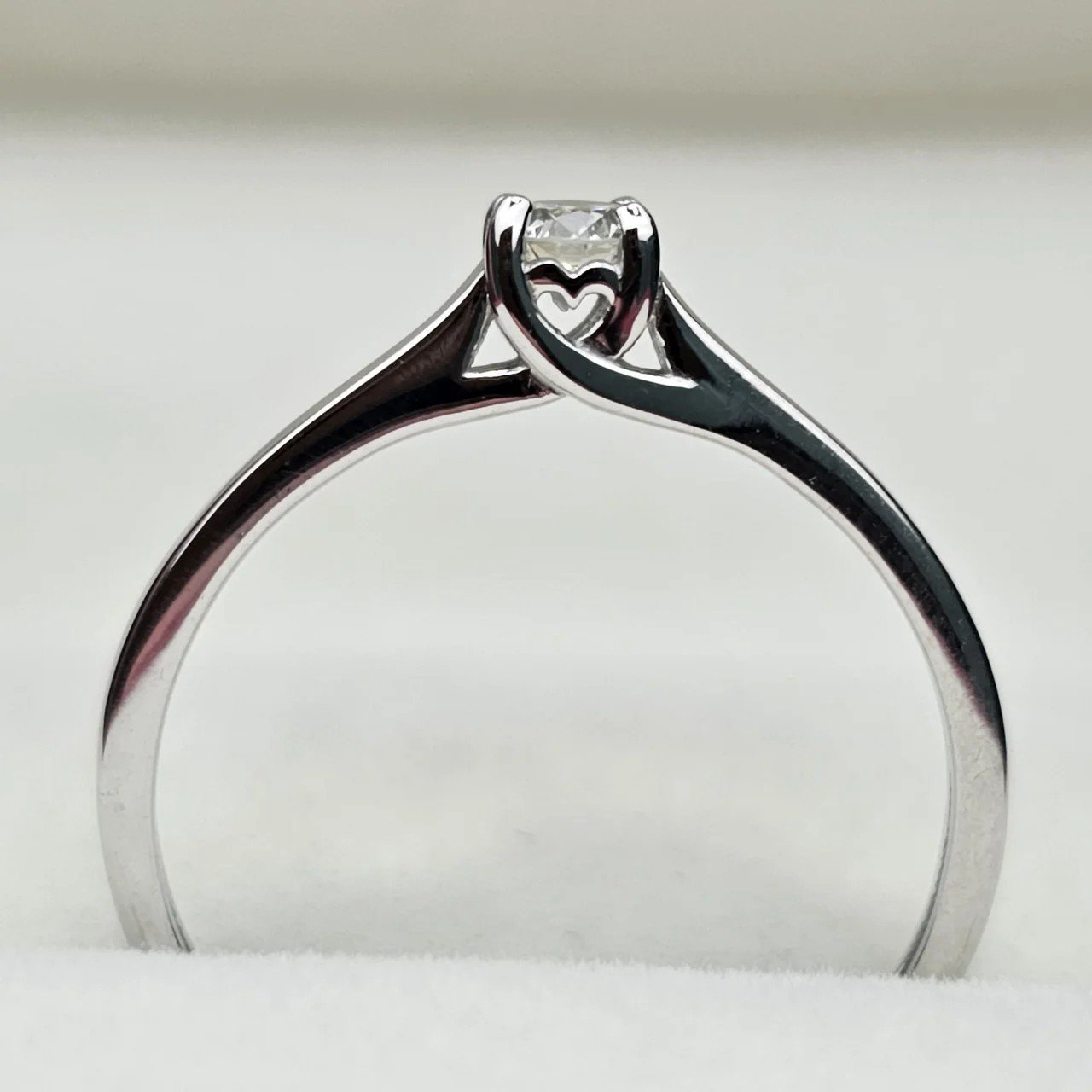 Кольцо Deimantas 107988396 16,5р 1,37гр 0,142ct. купить,NaN