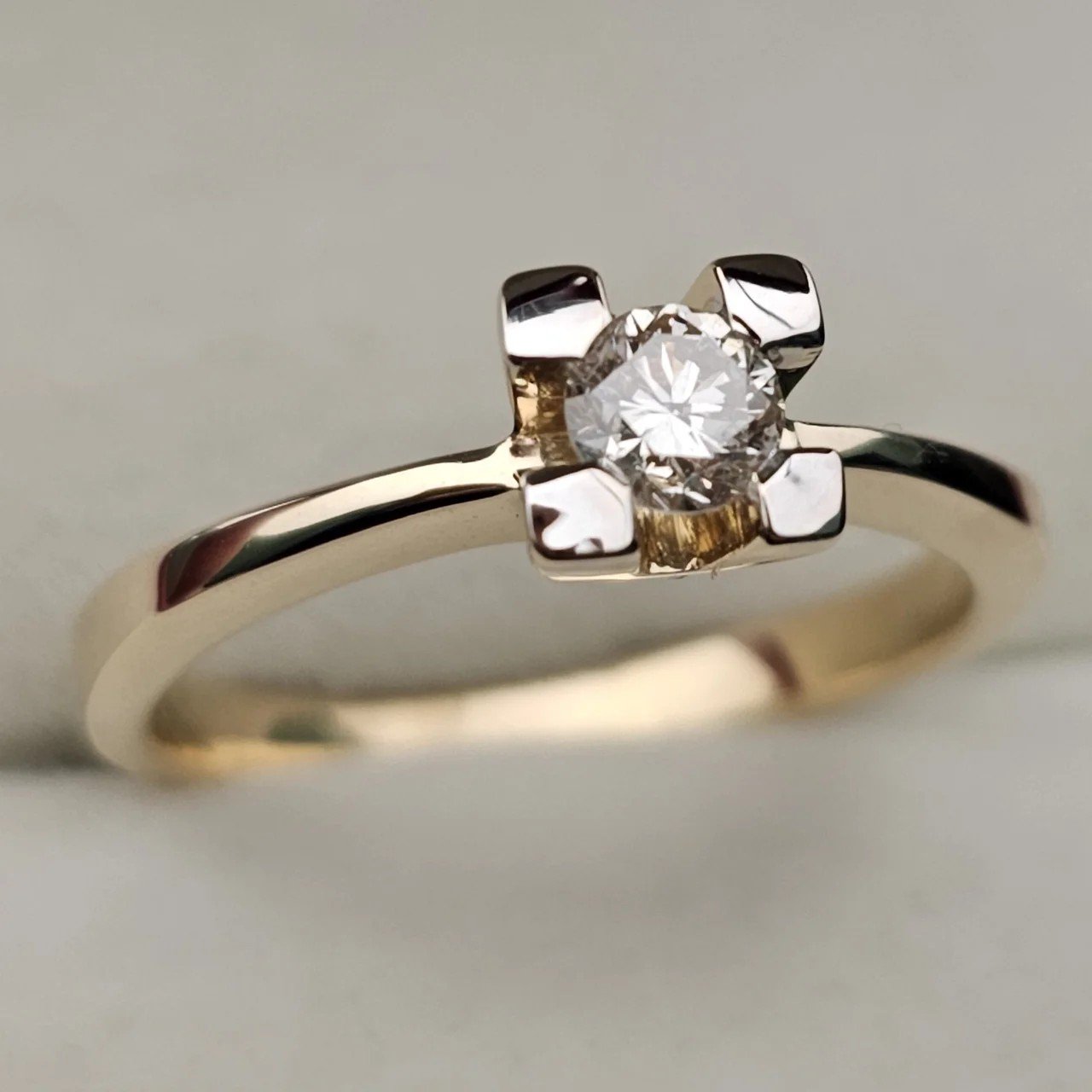 Кольцо Deimantas 107988406 18р 3,9гр 0,32ct. купить,NaN